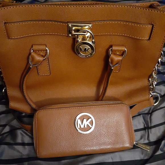 Michael Kors Hand Bag and Wallet - Picture 1 of 4